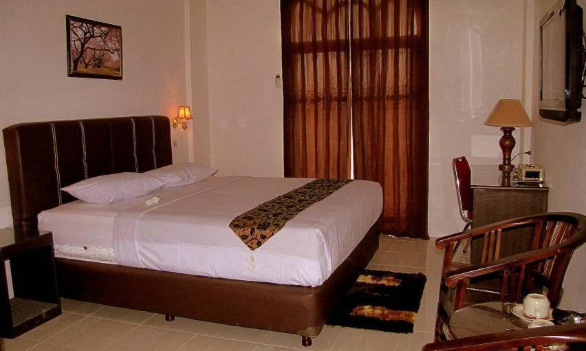 Hotel Mitra Garden Pangkal Pinang Habitación foto
